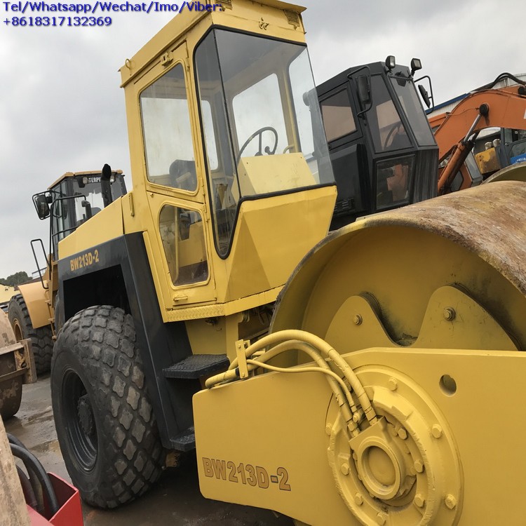Хорошее состояние, б/у, вибрирующий Дорожный Каток Bomag BW213D-2 BW213D с одним барабаном