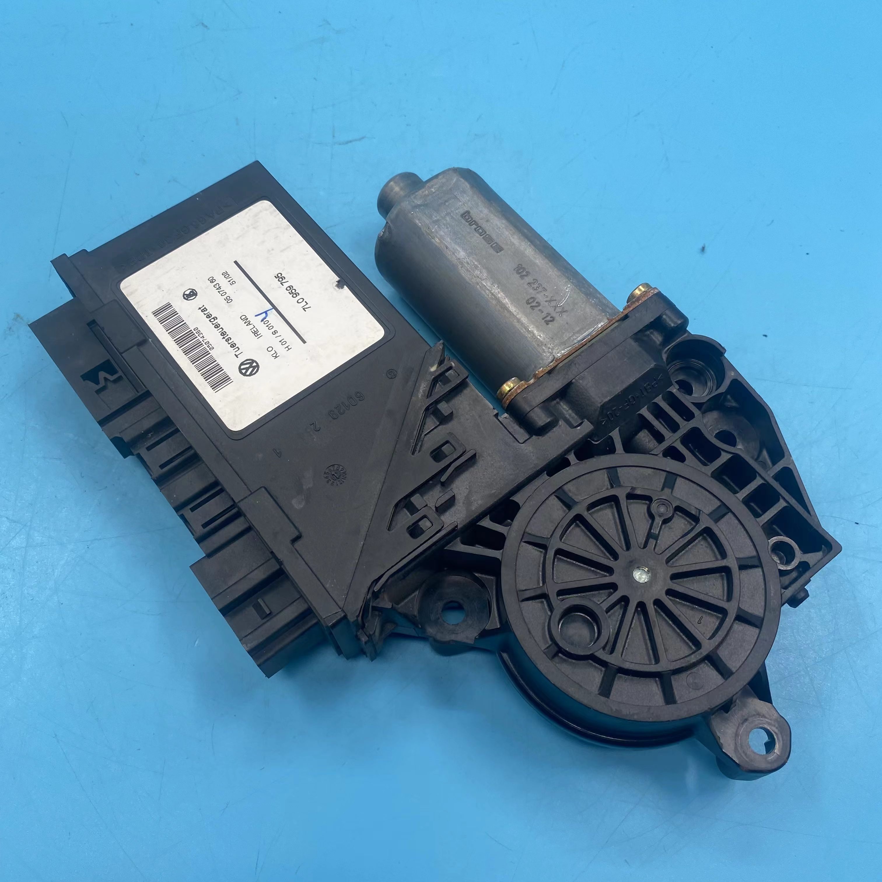 OEM 95562470300 для левого заднего стеклоподъемника porsche cayenne