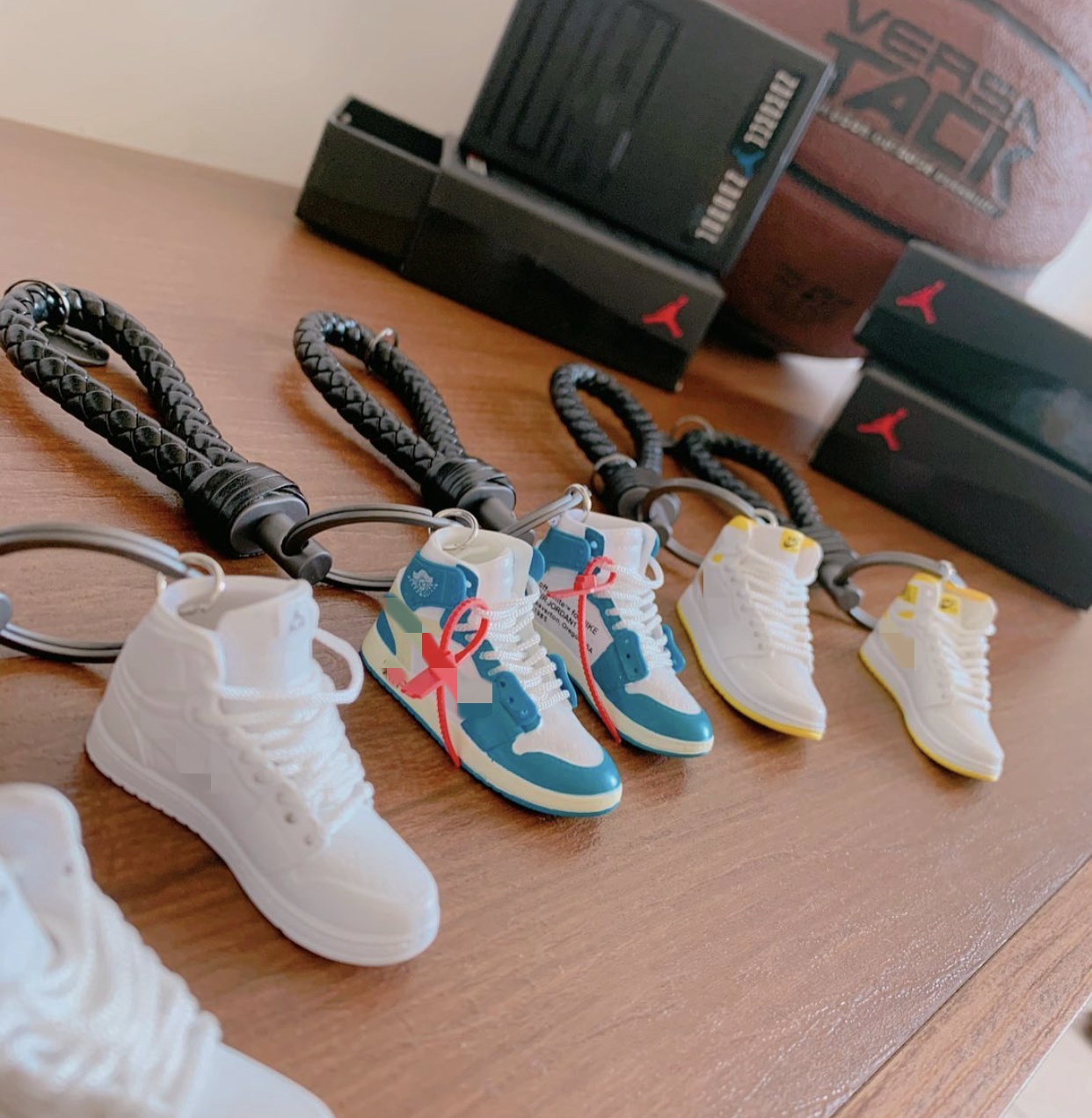 Брелок 3D Mini Aj Yeezy Sneaker Air jordan