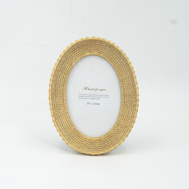 Attractive Price New Type Gold Oval Photo Frame Polyresin Beautiful Vintage Photo Frames