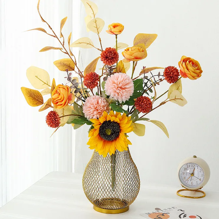 Декоративная Золотая ваза для растений