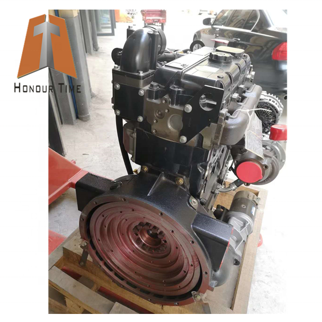 1104C-44TA 94KW 3054C совершенно новый и оригинальный экскаватор двигателя в сборе на складе