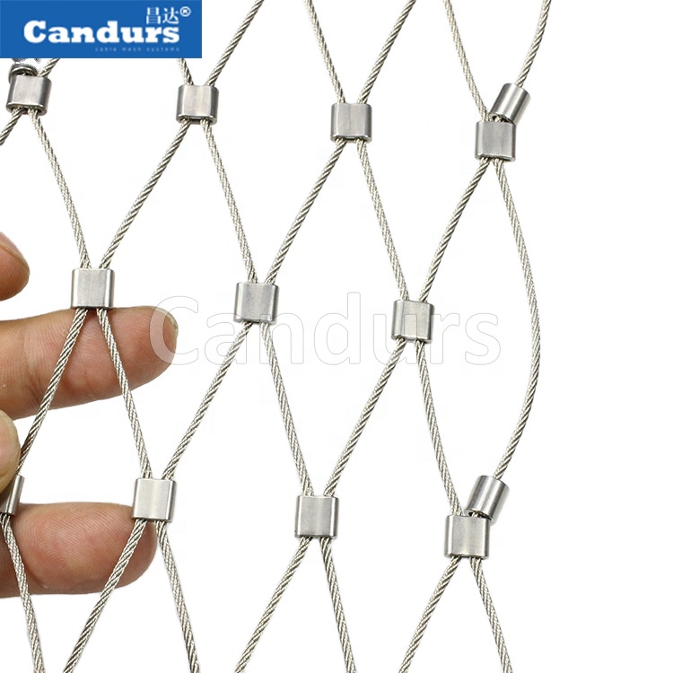 Конструкция из нержавеющей стали, сетка, кабель, перила