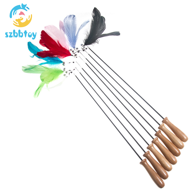 Игрушка для домашних животных с колокольчиками и перьями