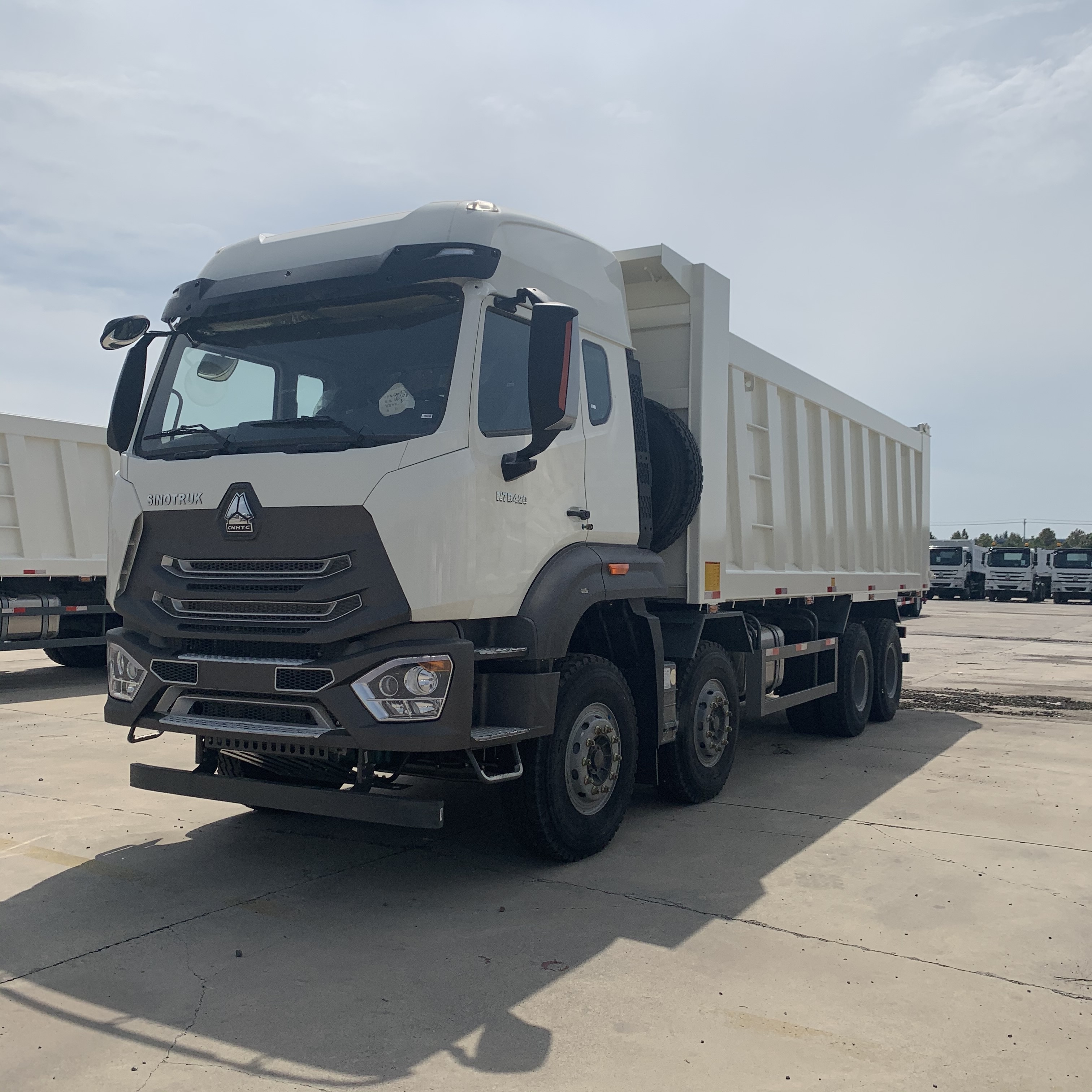 Самозагрузка Howo SINOTRUK howo самосвал 8x4 для продажи