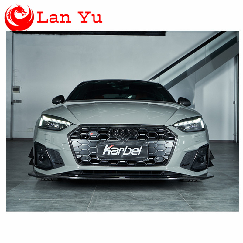 В комплект Karbel входит нагрудная юбка из сухого углеродного волокна для Audi A5 S5 2019-2022 и задний спойлер