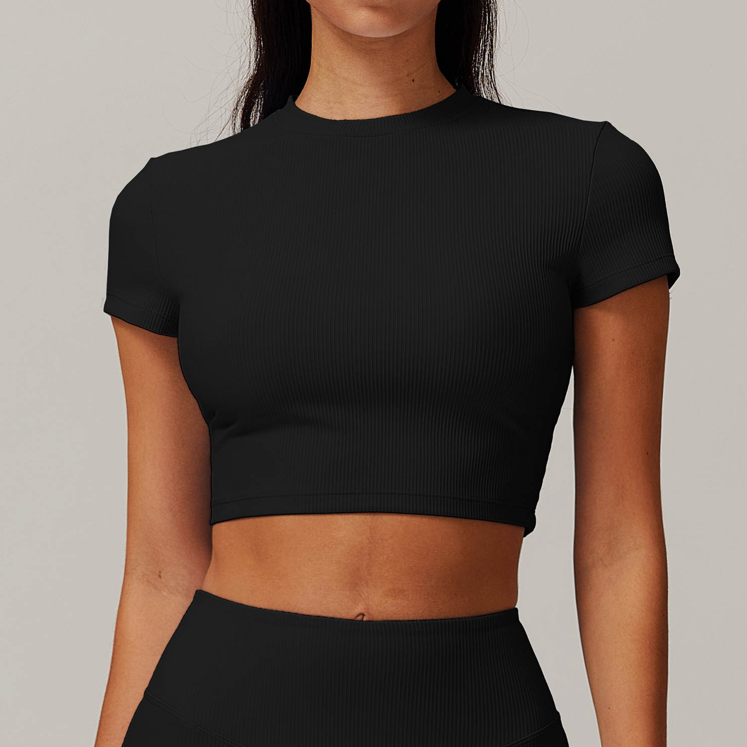 Quick-Drying Crop Top Yoga & Fitness Clothes Casual Outdoor Running Shorts with Seamless Feature Short-Sleeved Training Tops