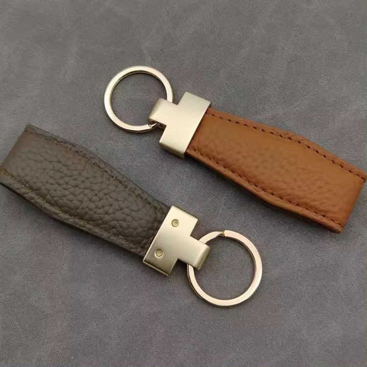 Genuine leather Keyring Keychain Pendant With Creative And Personalized Car Keychains Key Ring Men And Women Accessories