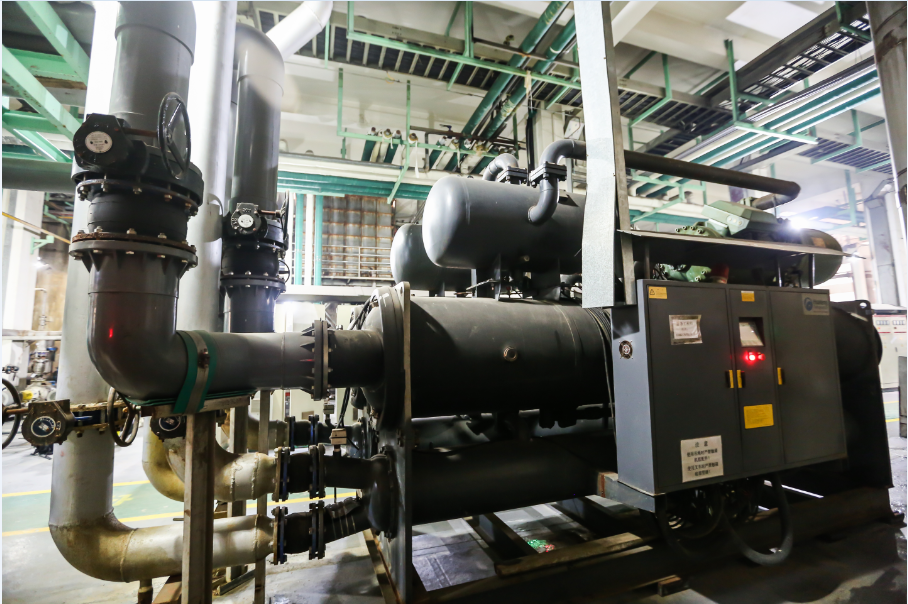 low temperature glycol /brine or seawater cooled chiller for chemical industry or cooling the seafood  -25 degree centigrade  