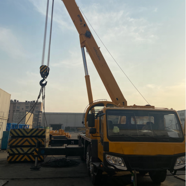 Heavy Equipment Hydraulic Crane Used Truck Crane 70 Ton Qy70k-i Second Hand Truck Crane