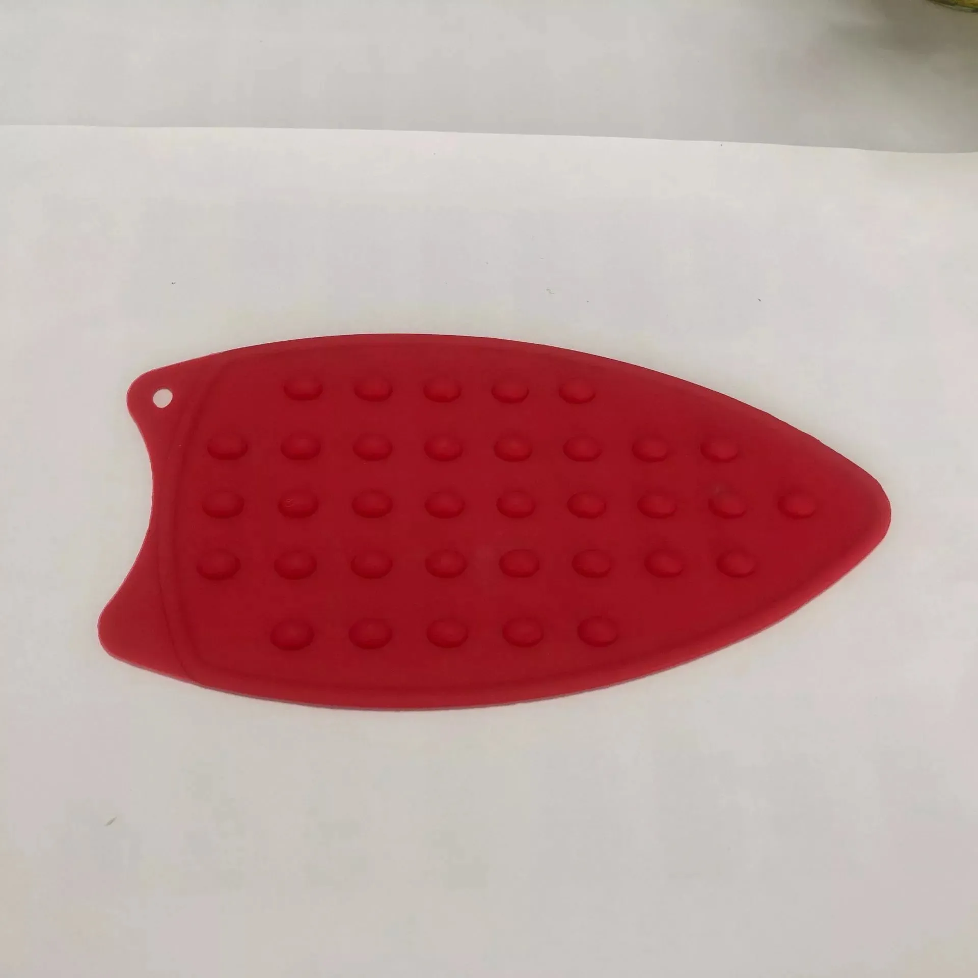 Hot Sale Multipurpose Silicone Iron Rest Pad for Ironing Board Hot Resistant Mat,Silicone Heat Resistant Iron Pad iron mat pad