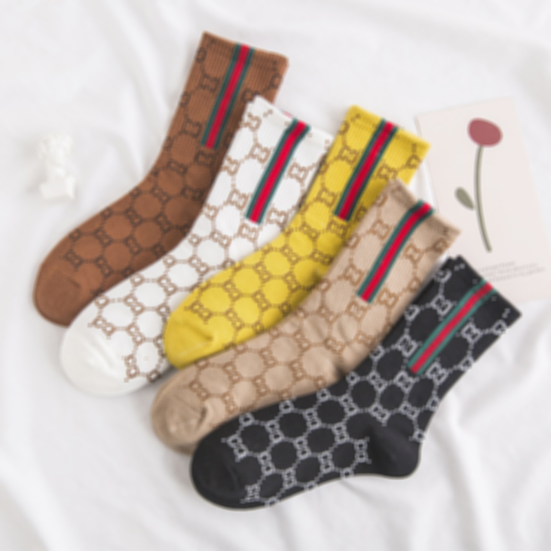 wholesale 2021 new designer sport socks famous brand women short cotton autumn winter socks custom print logo sport socks
