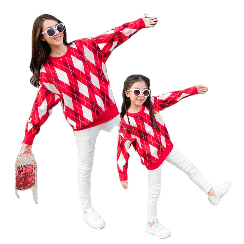 Autumn and winter new cartoon embroidered bear diamond check mother and daughter matching family matching sweater