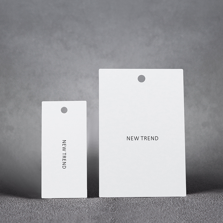 2021 High Quality Eco-friendly free design printing custom clothing paper hang tag