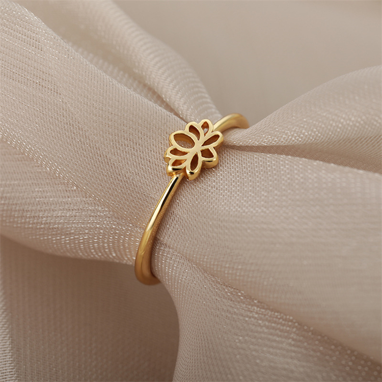 New Stainless Steel Gold Hollow Lotus Ring 18K Gold Plated Ring With Plant Elements For Ladies