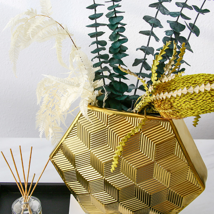 Hexagonal 3D Golden Luxury Vase Modern Golden Ceramic Table Flower Vase for Home Luxury Decoration