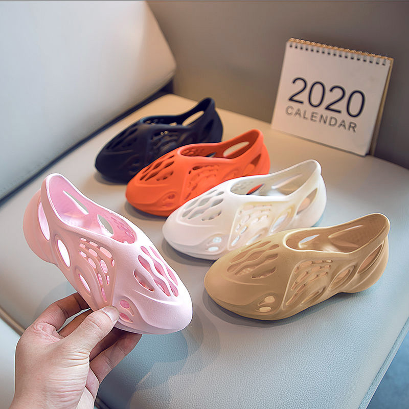 Быстросохнущие розовые модные детские сандалии yeezy, новинка 2021, летние пляжные сандалии для девочек и мальчиков, мягкие тапочки yeezy