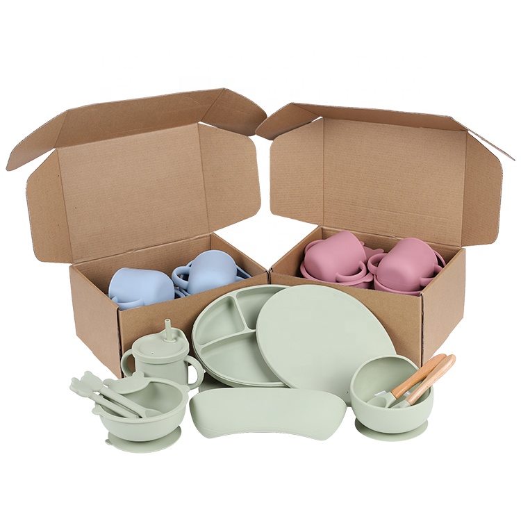 Amazon hot-sale Eco Friendly Nontoxic Suction Plate Bowl Spoon Fork Bib silicone baby feeding set 7 pcs
