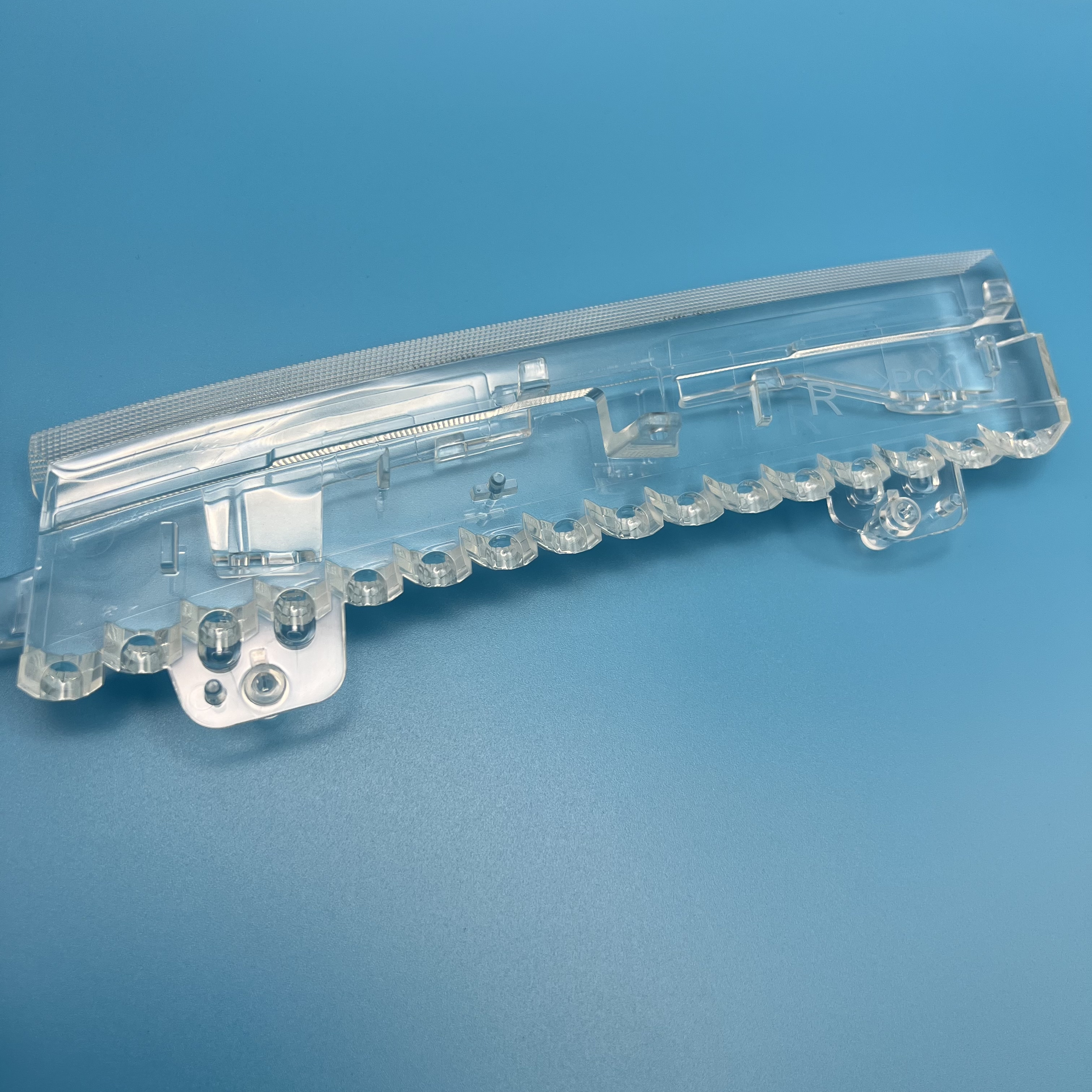 Mold manufacturers produce abs shell pc of precision plastic products produced by injection mold processing