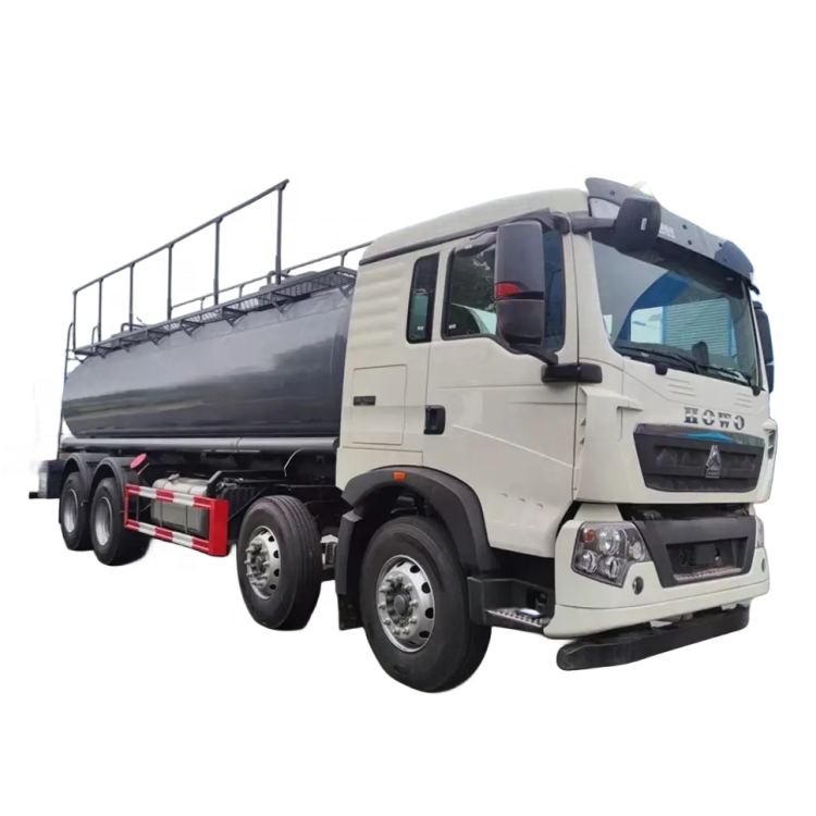 Грузовик с топливным баком Sinotruk Howo, дизель, 6000 галлон, 8x4, топливный транспорт, для продажи в Дубае
