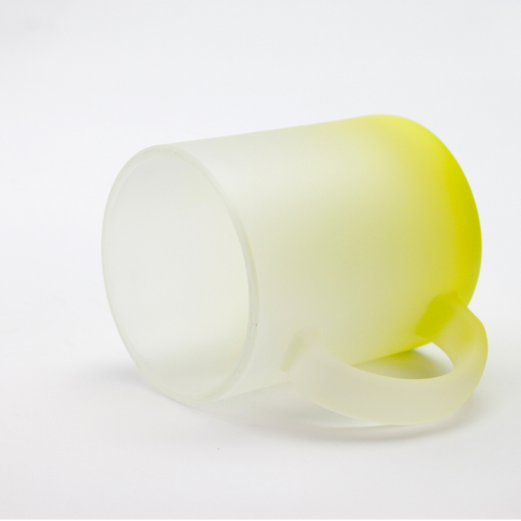 Fashionable Design Different Color Can Choose Celebration Bar Tea Water Mug Cola Beer Glass Cup With Handle