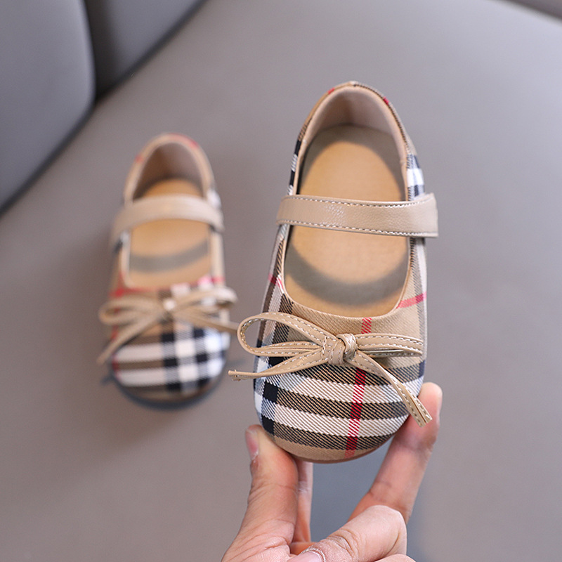 Classic famous brand luxury plaid baby flat shoes outdoor walking beach shoes princess style girl non-slip breathable