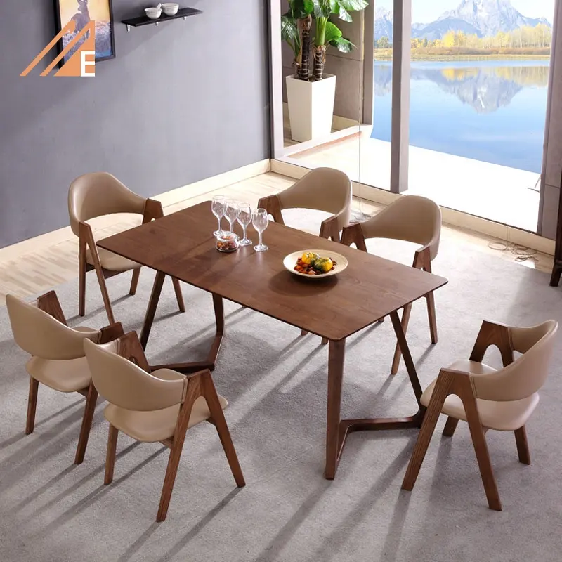 Простая деревянная мебель, обеденный стол для ресторана