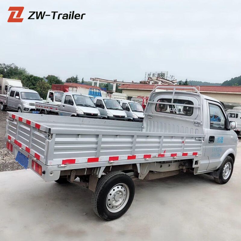 DongFeng used 4x2 small size Diesel mini cargo truck lorrying truck light truck for sale