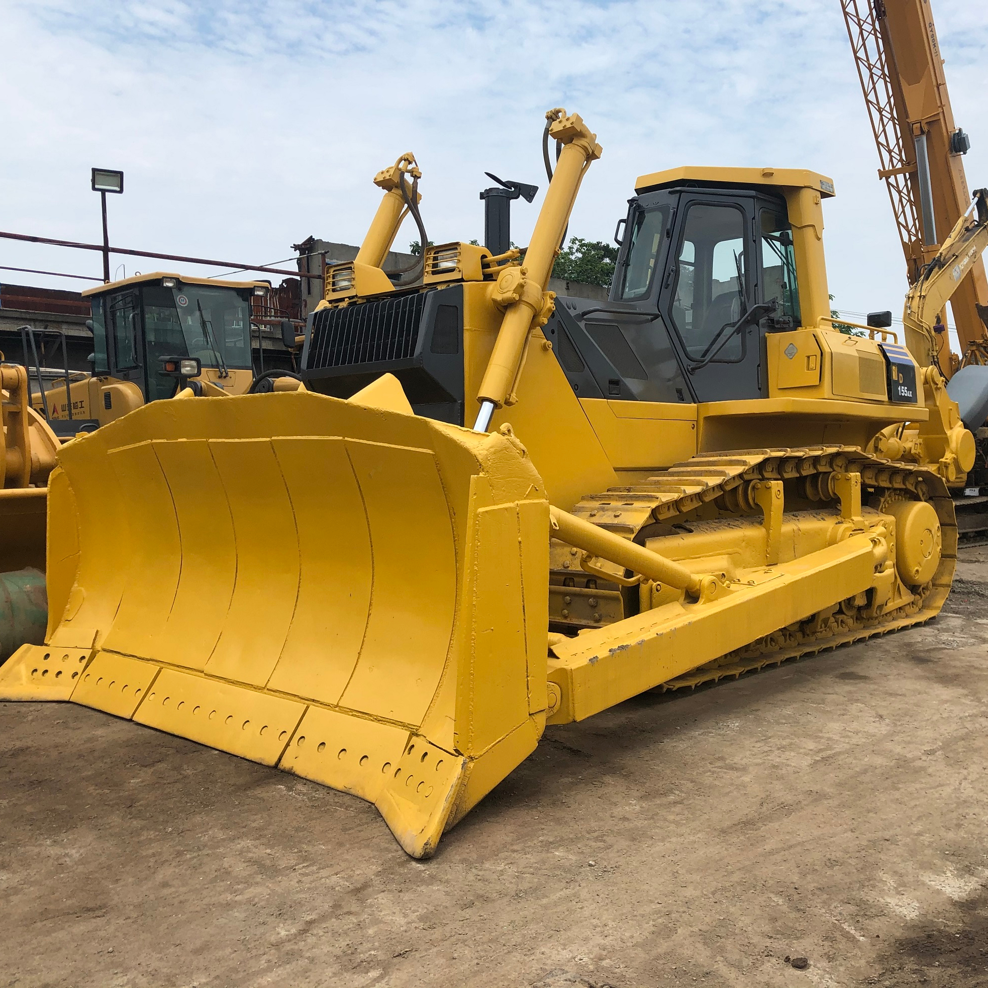 Б/у Komatsu D155A-5 бульдозер горячей продажи в Малайзии по доступной цене Komatsu D155 D155A б/у бульдозер для продажи