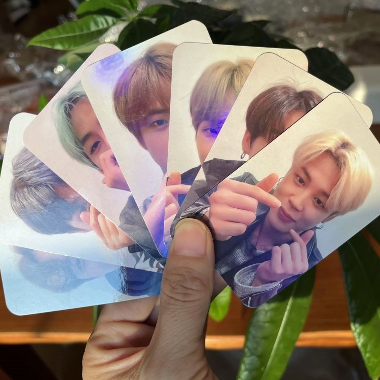 Оптовая продажа голографической печати Kpop фотокарт для idol