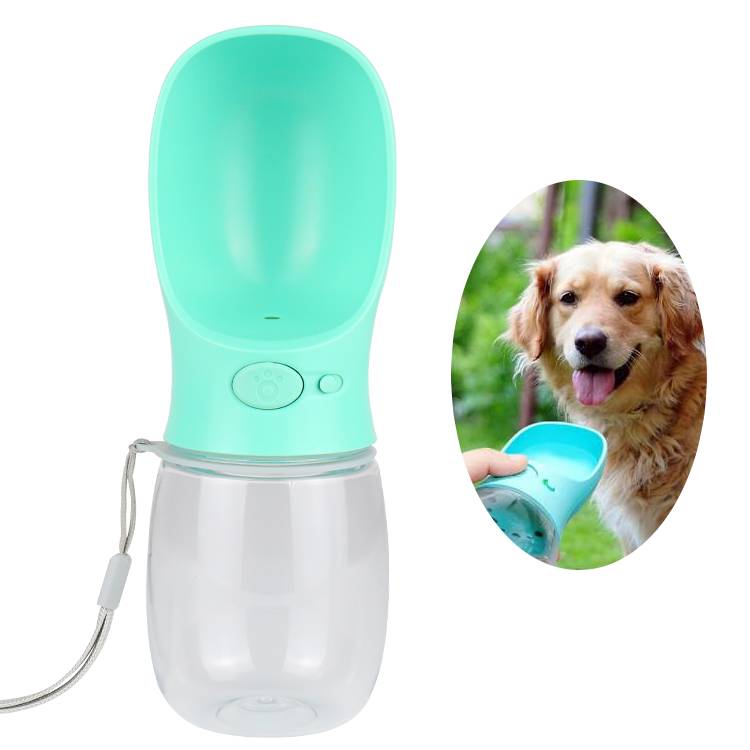 Amazon Hot Selling Portable Puppy Water Dispenser Cat Travel Drink Cup Dispenser for Pets Outdoor Walking