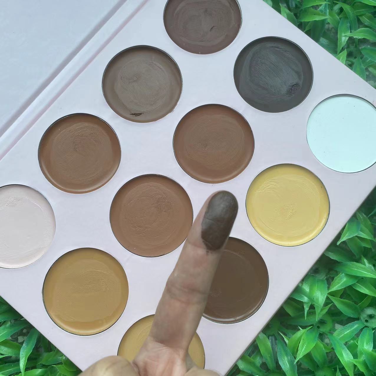 Good Selling 12 in 1 Creamy Contour Concealer Highlighter Palette Multi-function Makeup Cream Palette Low Moq