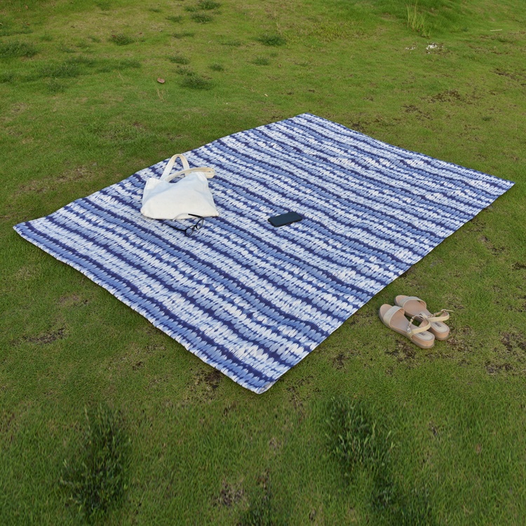 Waterproof fashionable new pattern manufacturer pocket picnic mat for camping