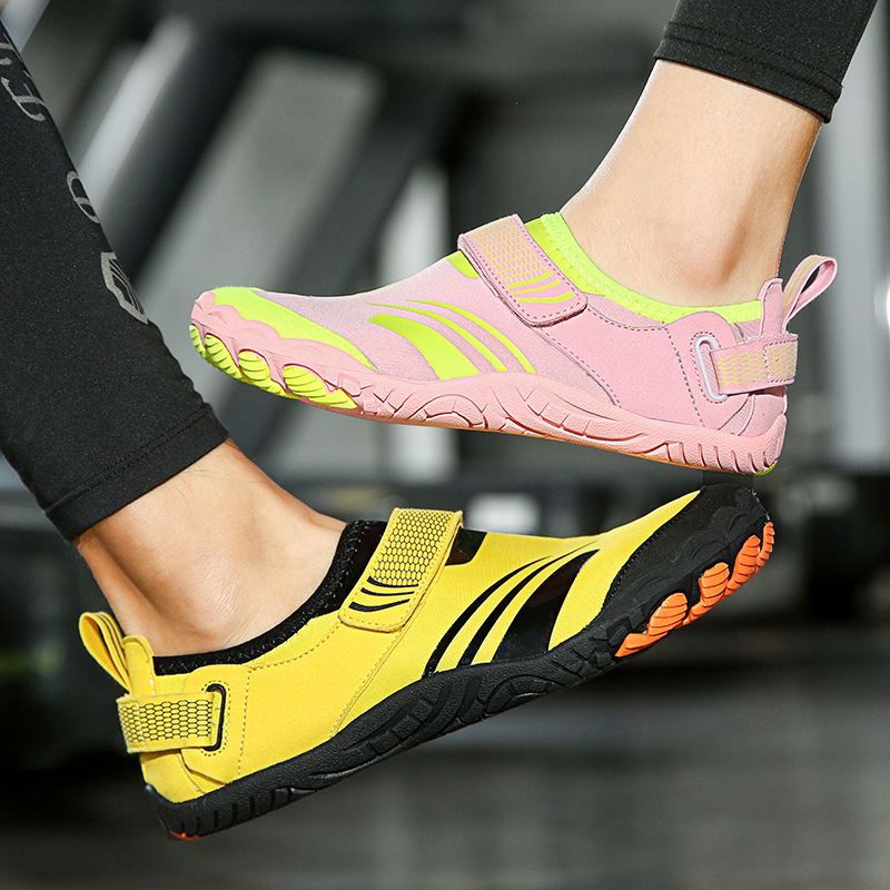 Factory direct sales new outdoor climbing light water shoes fashion fitness men and women special multi-functional safety shoes