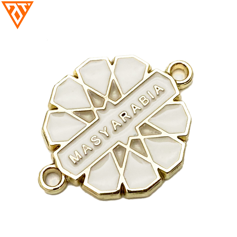 OEM free sample die cast personal brand letter logo silver metal tag for garment