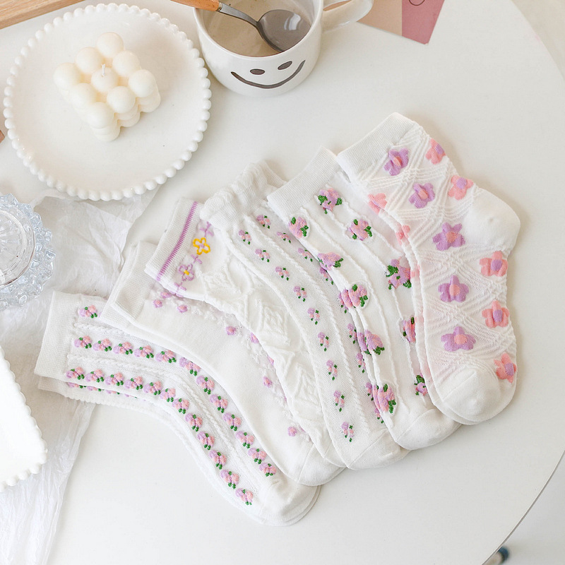 Wholesale Autumn Korean New Fashion Flower Jacquard Adults Stocking Breathable Fancy Floral Women White Socks