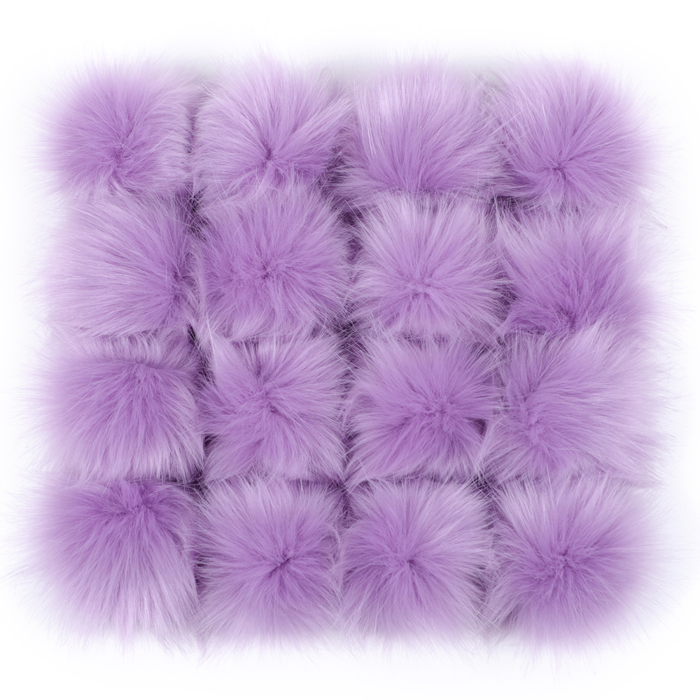 Меховыми помпонами pom poms