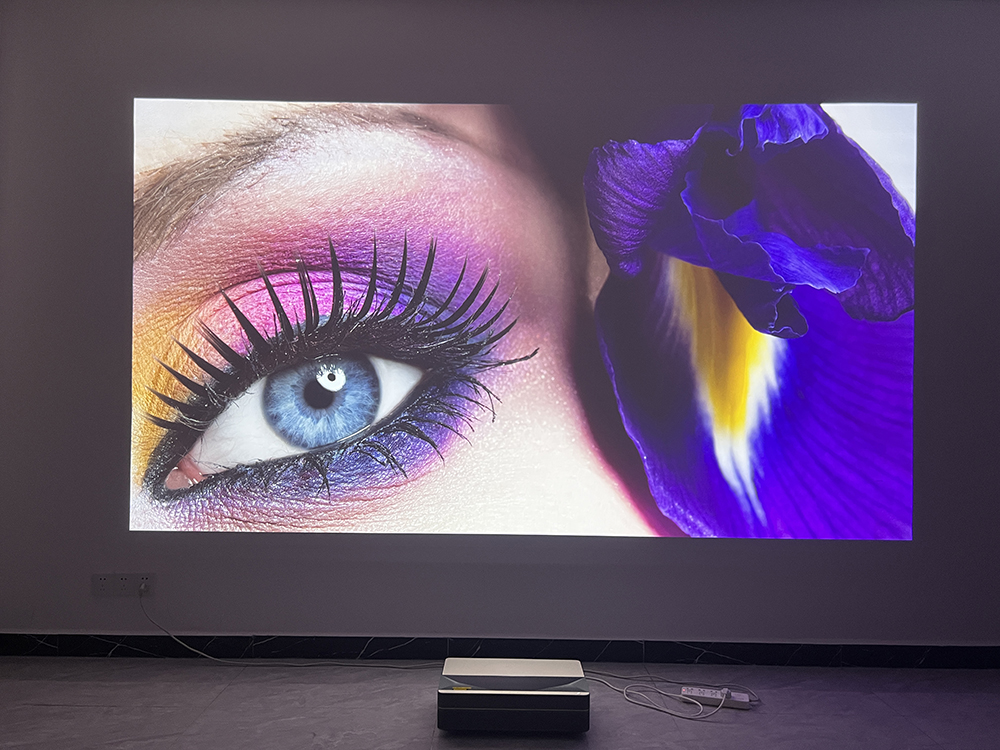 Changhong B8U Laser 4K Projector 2300ANSI Lumens Ultrashort Focus Home Theater Android 11.0 Smart TV with 3D MEMC