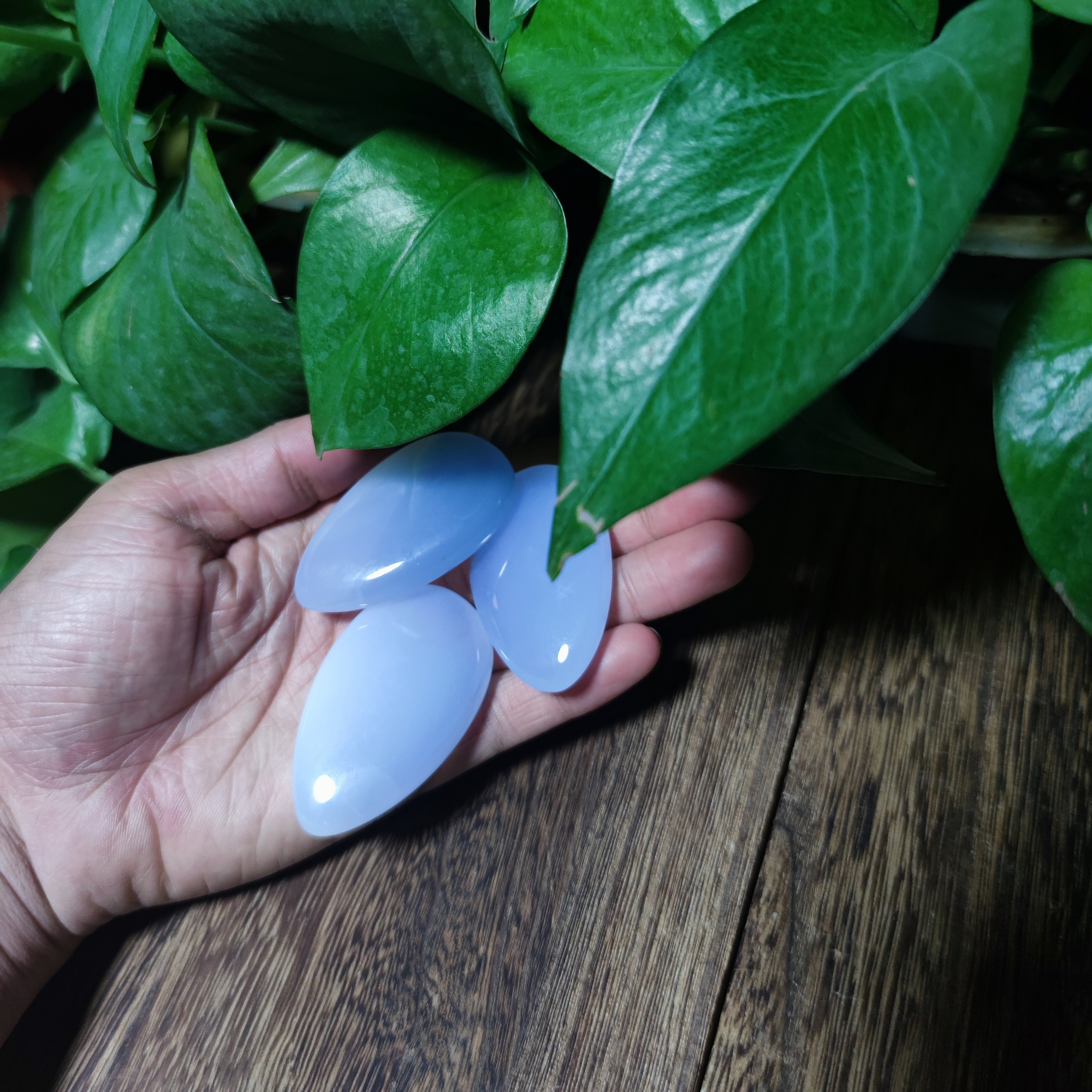 Feng Shui palm stone 50g Water Drop Natural blue chalcedony Healing Crystals energy Stone Used for Relaxation or Anxiety Relief