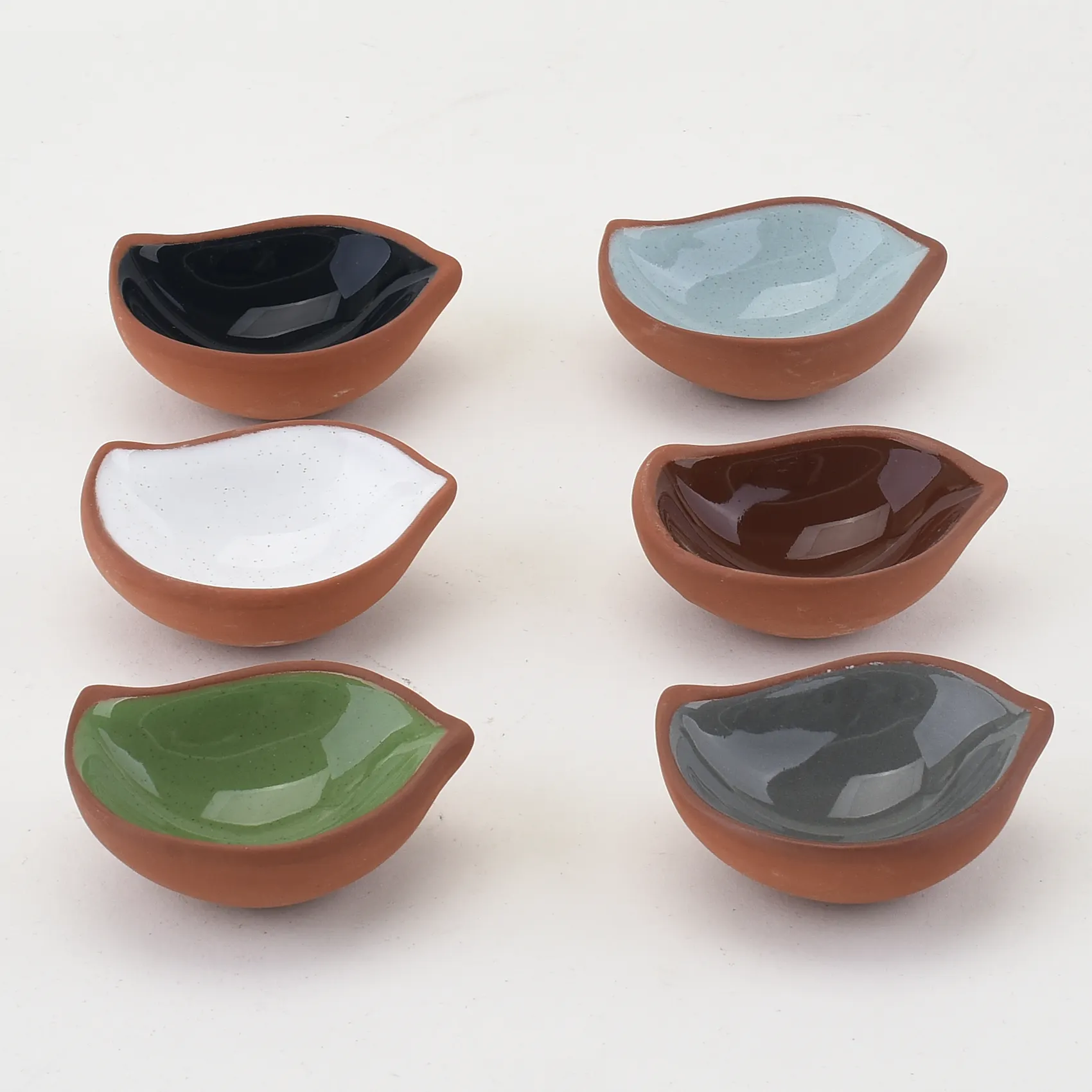 Sauce Bowl Terracotta Sauce Dish Round Shape Ceramic Soy Sauce Dishes Mixed Color Dipping Bowls Mini Seasoning Dish Appetizer Plates