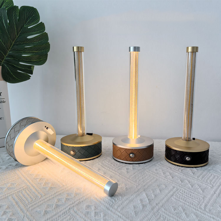 Modern Romantic Cordless Table Lamp Hotel Bedroom Decoration Bedside Lamp Led Rechargeable Table Lamp with Battery