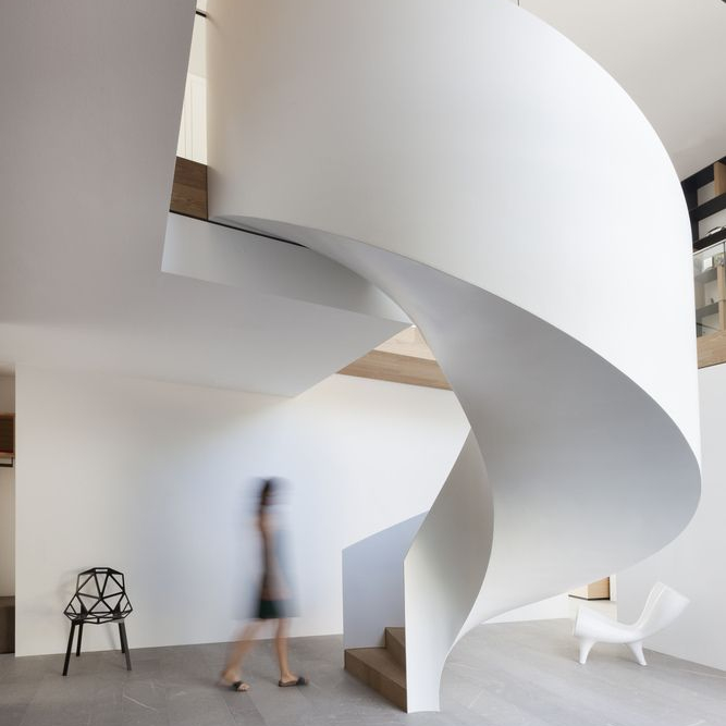 Luxury modern design curved staircase for commercial usage