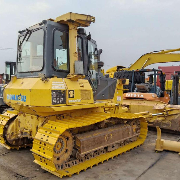 Б/у бульдозер KOMATSU D40P, Япония, бульдозер komatsu 40 с отличной производительностью