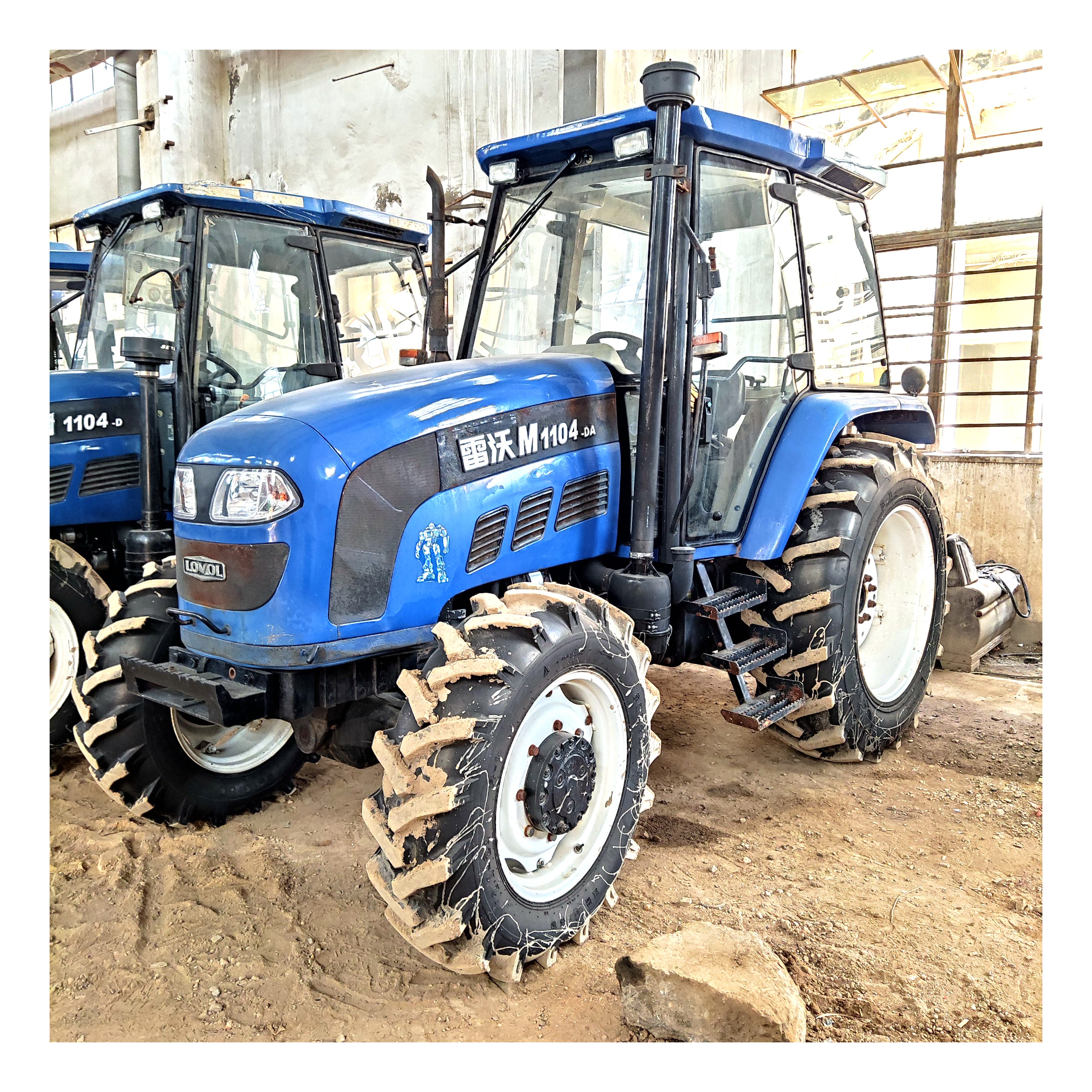 Б/у 2016 LOVOL трактор M1104 110 HP сельскохозяйственные тракторы в продаже