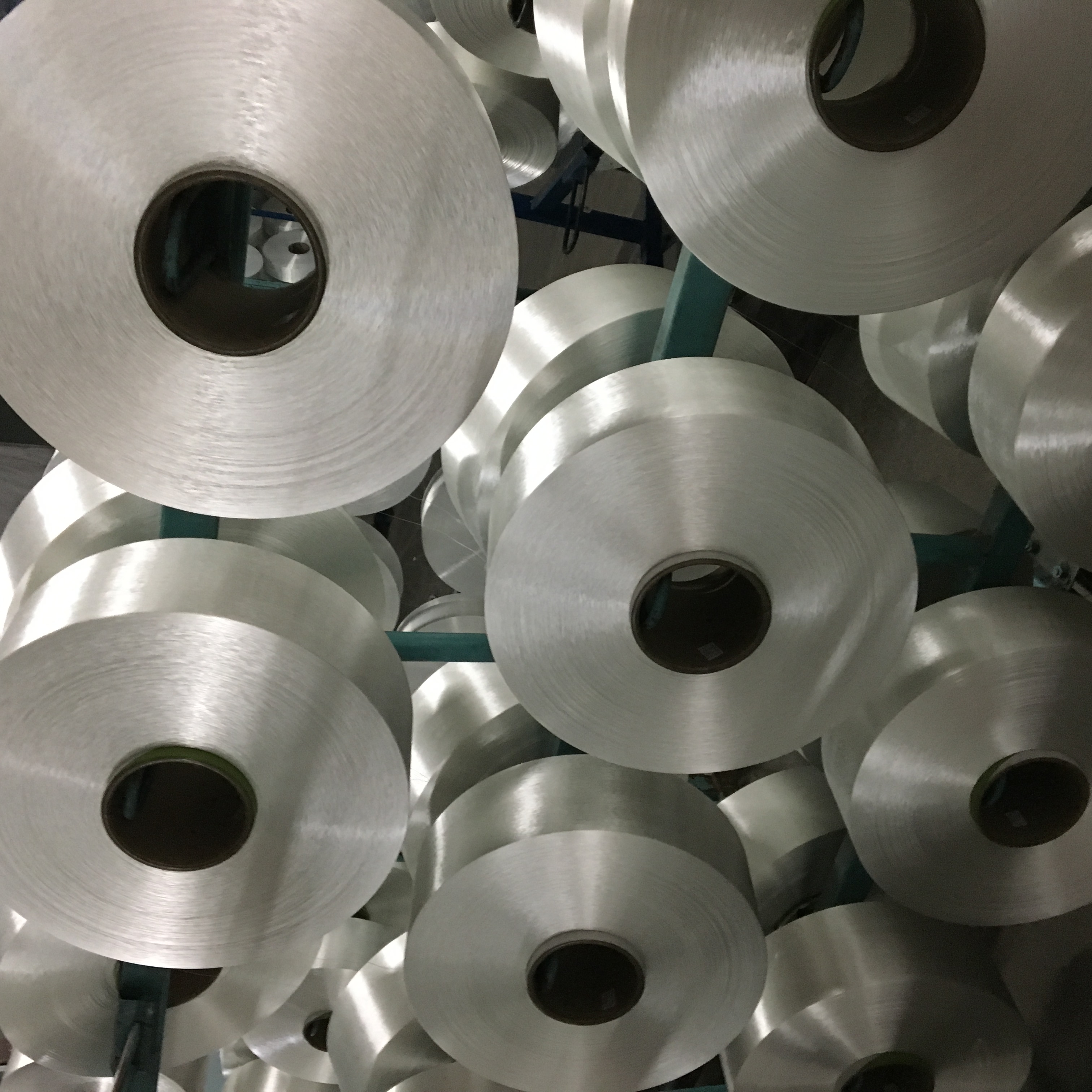 HIGH QUALITY 250D POLYESTER SEWING YARN