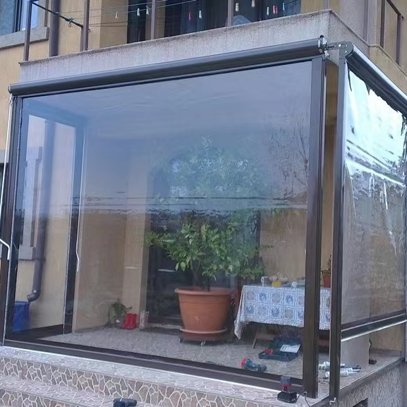 Моторизованные водонепроницаемые наружные жалюзи zipscreen из прозрачного ПВХ для террасы
