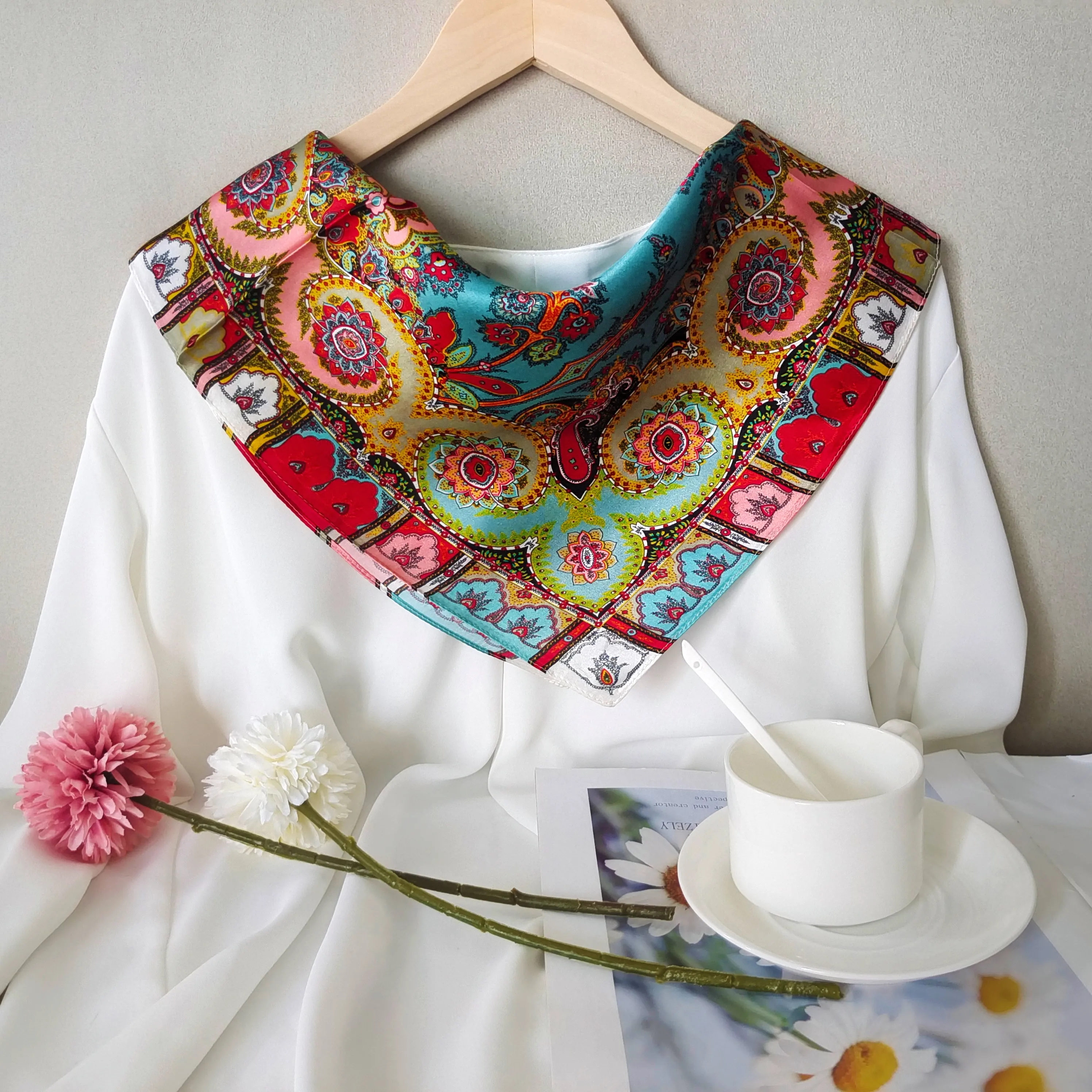 Hot sales geometrical pattern designer head scarf elegant vintage scarf fashion silk scarf luxury