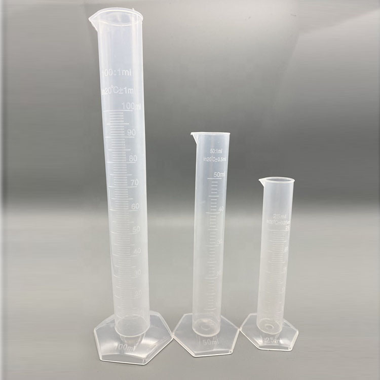 Laboratory cylindrical transparent graduated plastic measuring cylinder