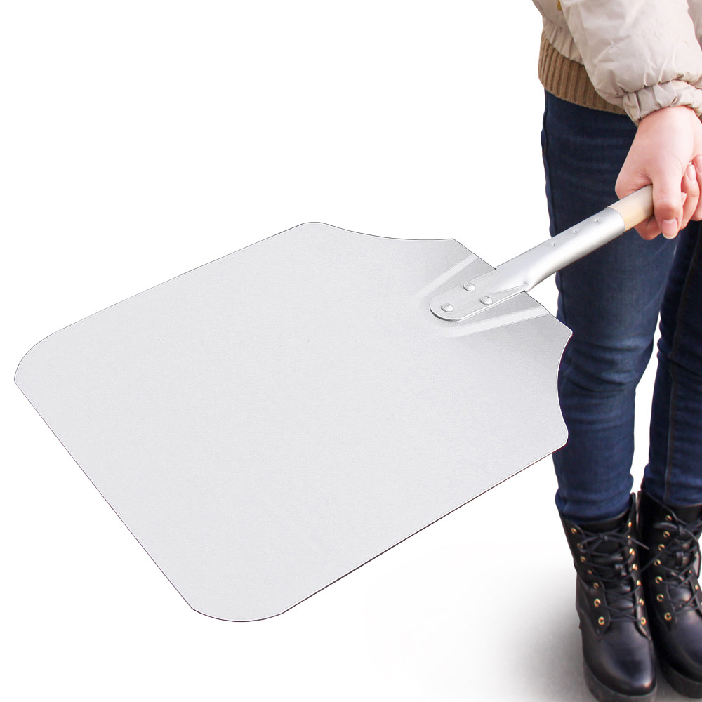 Detachable aluminum pizza scraper for the kitchen can adjust the length of the pizza crust at the bottom of the pizza plate