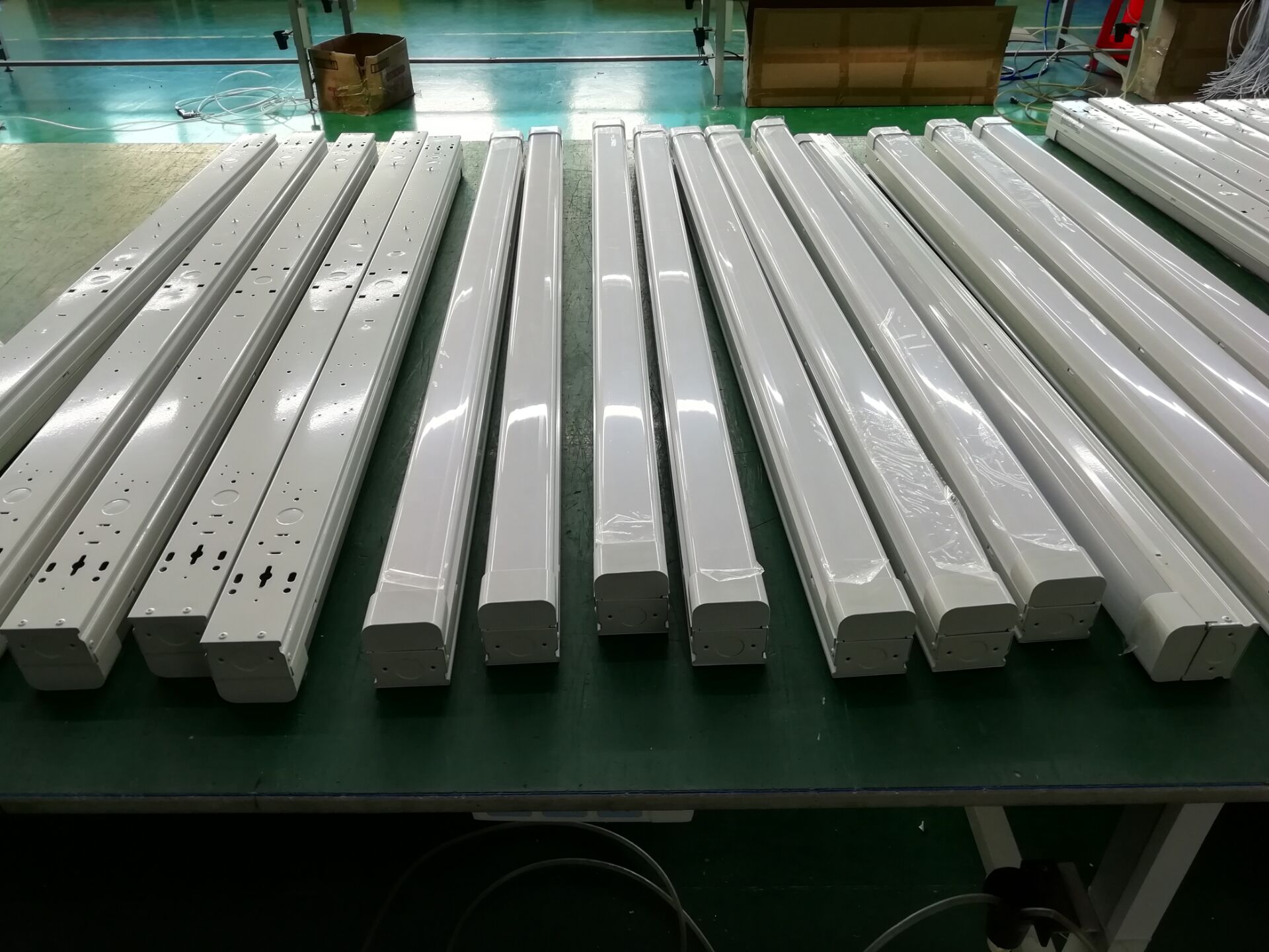 Шэньчжэнь завод 0-10V Диммируемый Linkable LED Баттен линейный свет